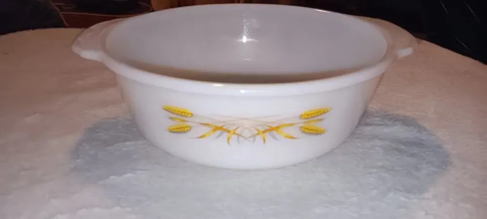 Vintage Fire King Anchor Hocking Casserole Baking Dish Wheat 2 Quart 9” x 3”